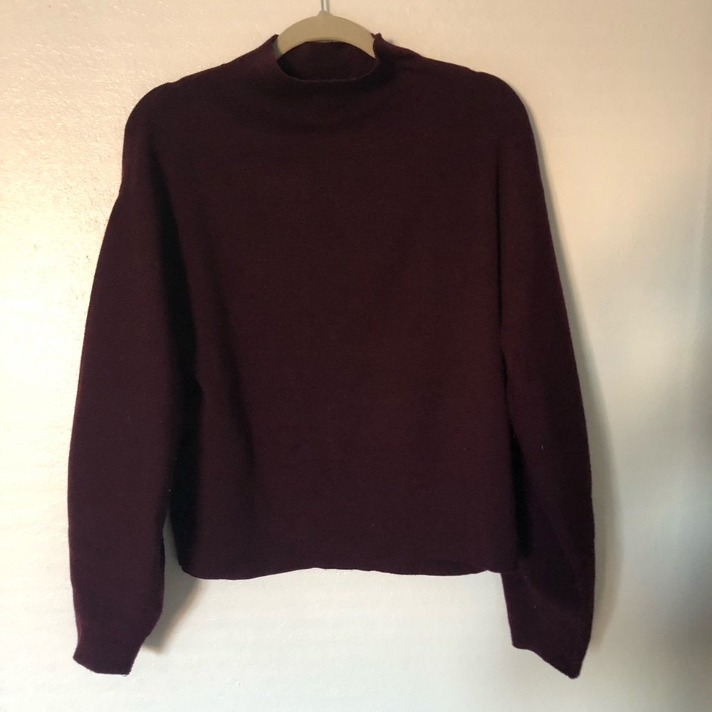 Maroon mock turtleneck • H&M